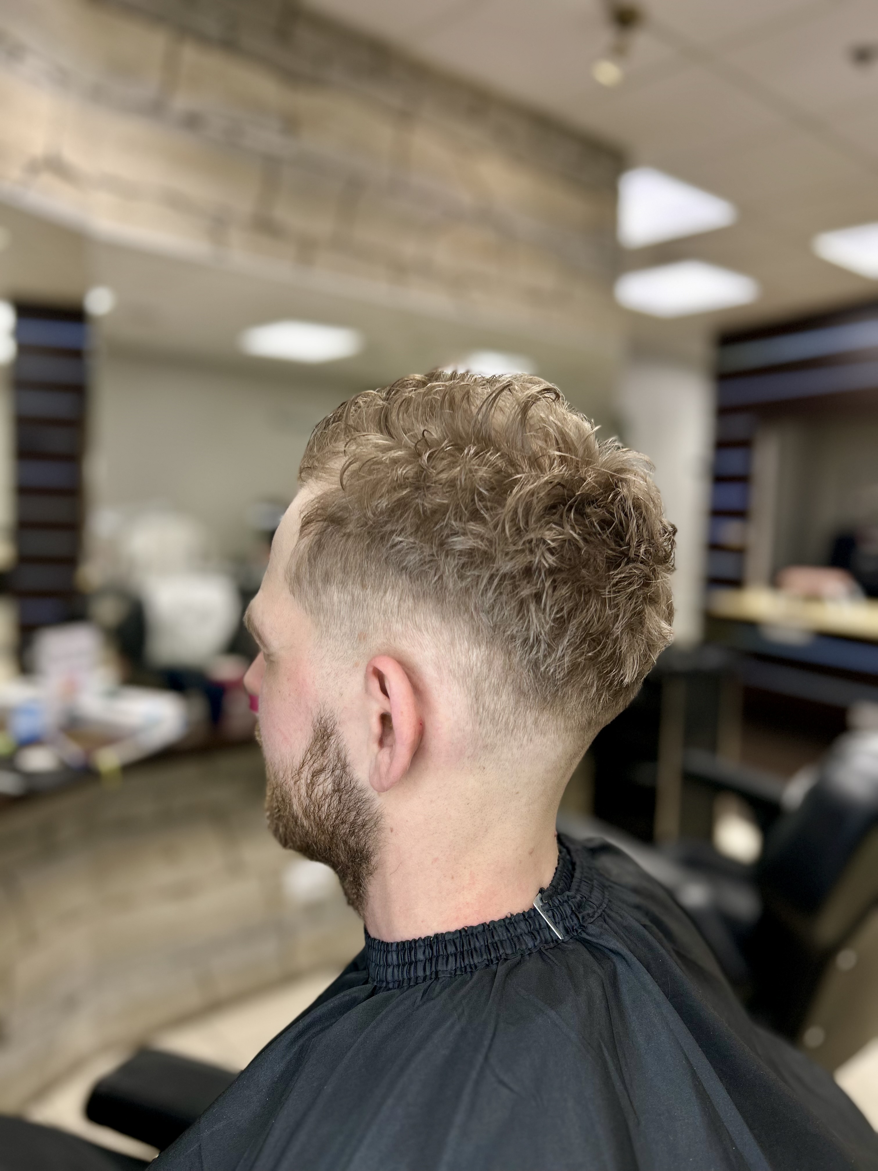 Naiste juuksur by Milena